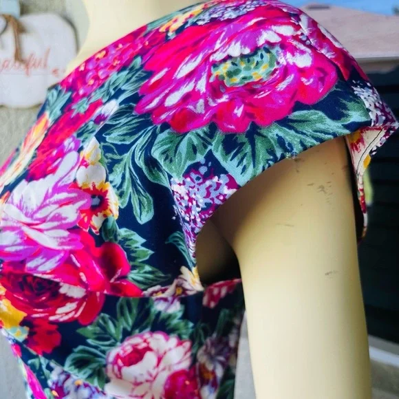 Vintage Positive Attitude Floral English Country Garden Open Tie Back Dress - Picture 9 of 13